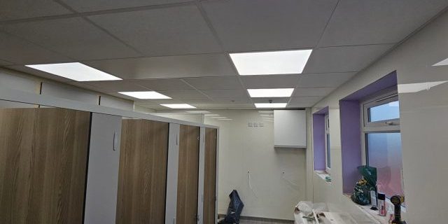 Suspended ceiling installation for school facilities in Mablethorpe